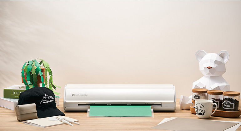 Silhouette Cameo 5 on desktop