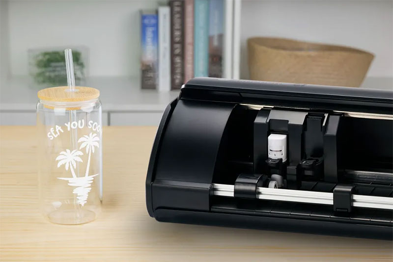 Silhouette Cameo 5α on desktop